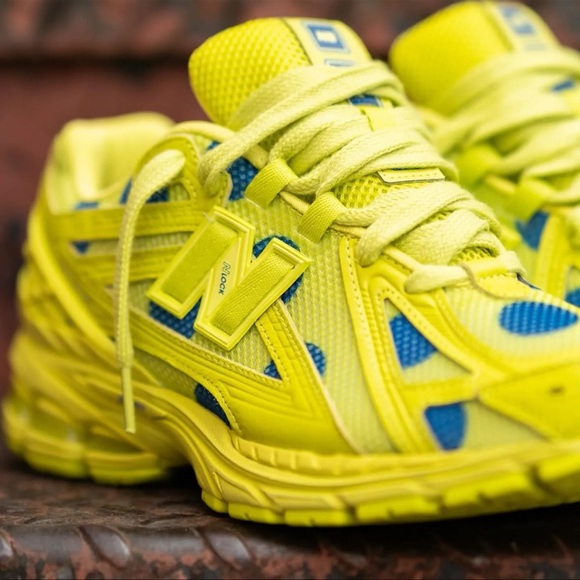 💙 NEW BALANCE 1906R POLKA DOT 🔋 - Picture 2 of 4